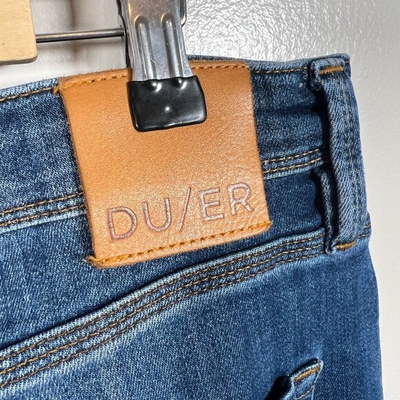 Men's Relaxed Fit Blue Jeans - Picture 9 of 13